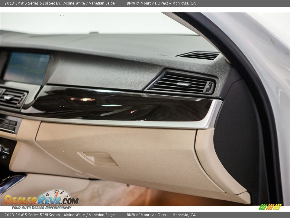 2013 BMW 5 Series 528i Sedan Alpine White / Venetian Beige Photo #23