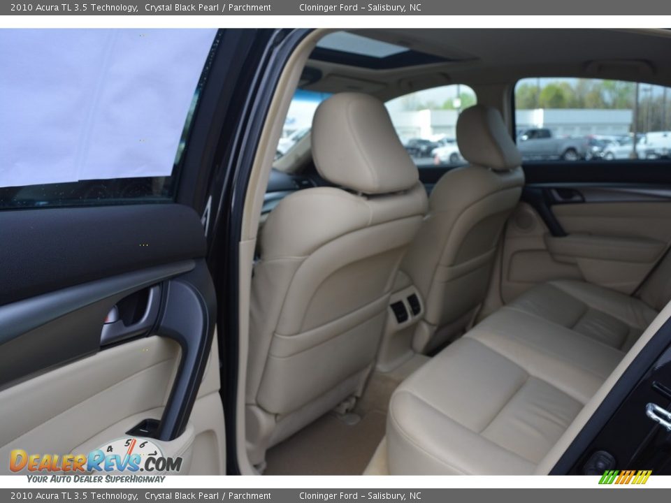 2010 Acura TL 3.5 Technology Crystal Black Pearl / Parchment Photo #12