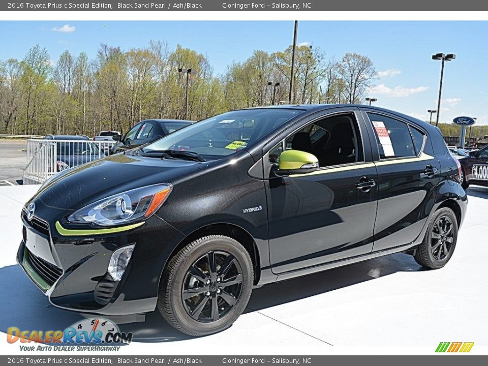 Black Sand Pearl 2016 Toyota Prius c Special Edition Photo #3