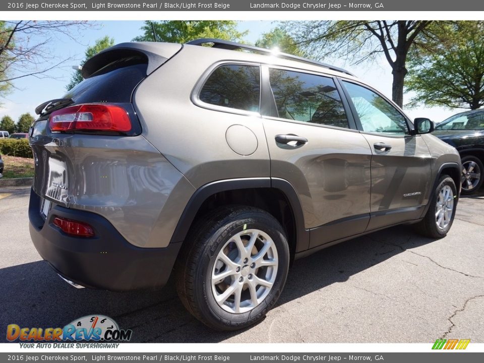 2016 Jeep Cherokee Sport Light Brownstone Pearl / Black/Light Frost Beige Photo #3