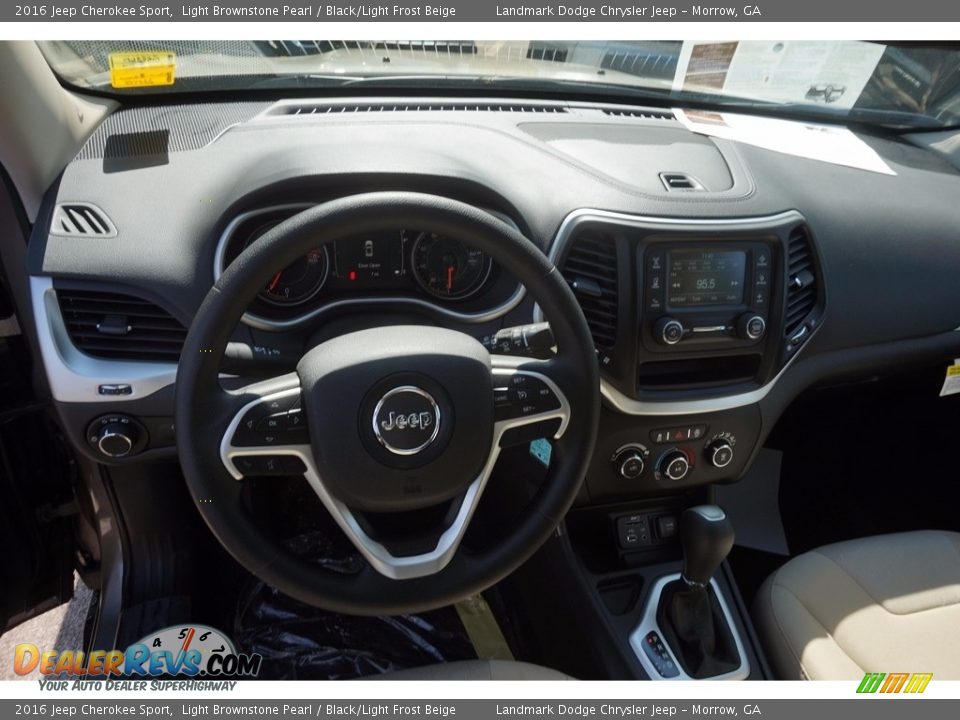 2016 Jeep Cherokee Sport Light Brownstone Pearl / Black/Light Frost Beige Photo #7
