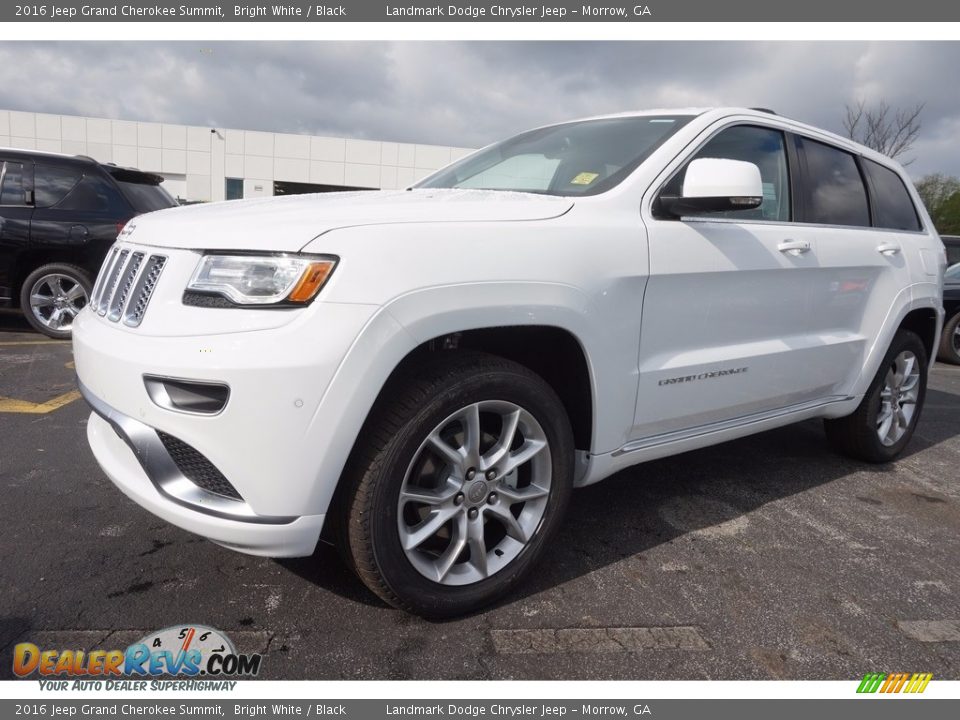 Front 3/4 View of 2016 Jeep Grand Cherokee Summit Photo #1