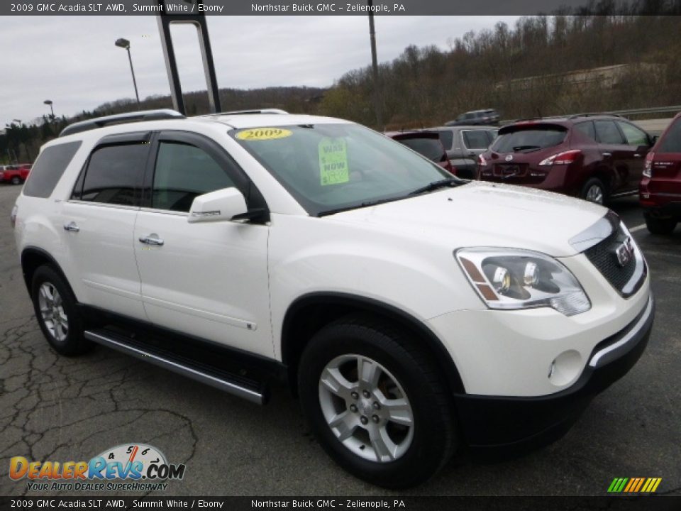 Front 3/4 View of 2009 GMC Acadia SLT AWD Photo #8