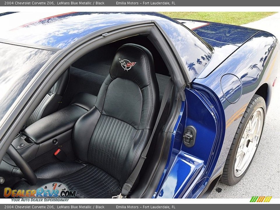 Front Seat of 2004 Chevrolet Corvette Z06 Photo #42