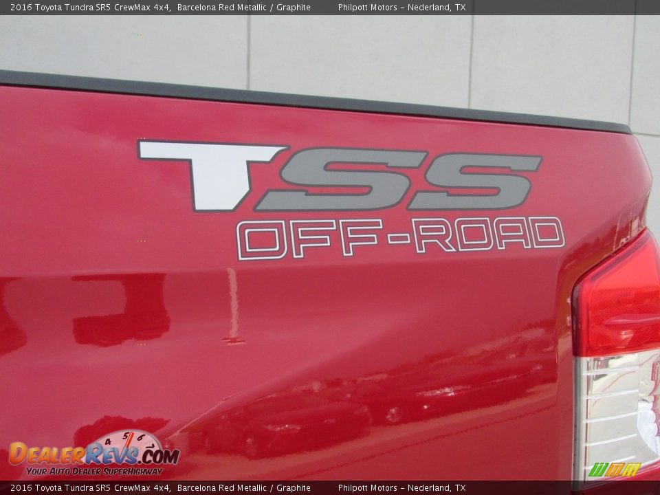 2016 Toyota Tundra SR5 CrewMax 4x4 Barcelona Red Metallic / Graphite Photo #17