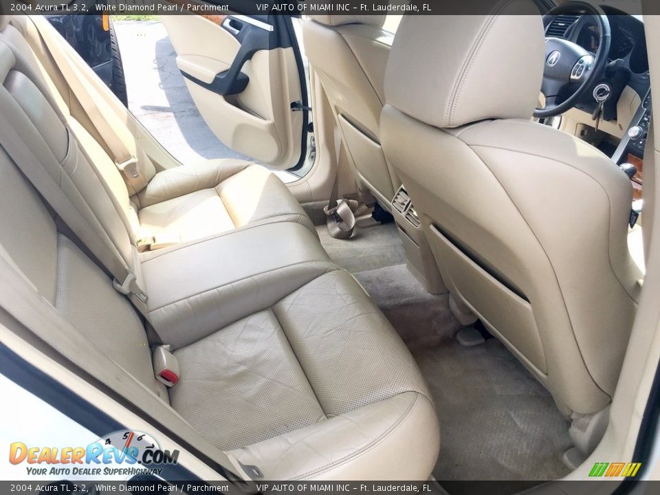 2004 Acura TL 3.2 White Diamond Pearl / Parchment Photo #23