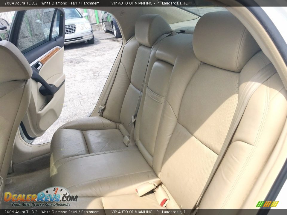 2004 Acura TL 3.2 White Diamond Pearl / Parchment Photo #32