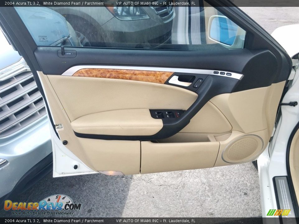 2004 Acura TL 3.2 White Diamond Pearl / Parchment Photo #35