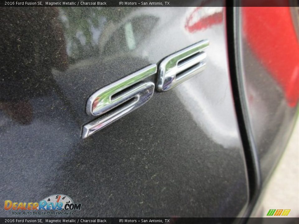 2016 Ford Fusion SE Magnetic Metallic / Charcoal Black Photo #6