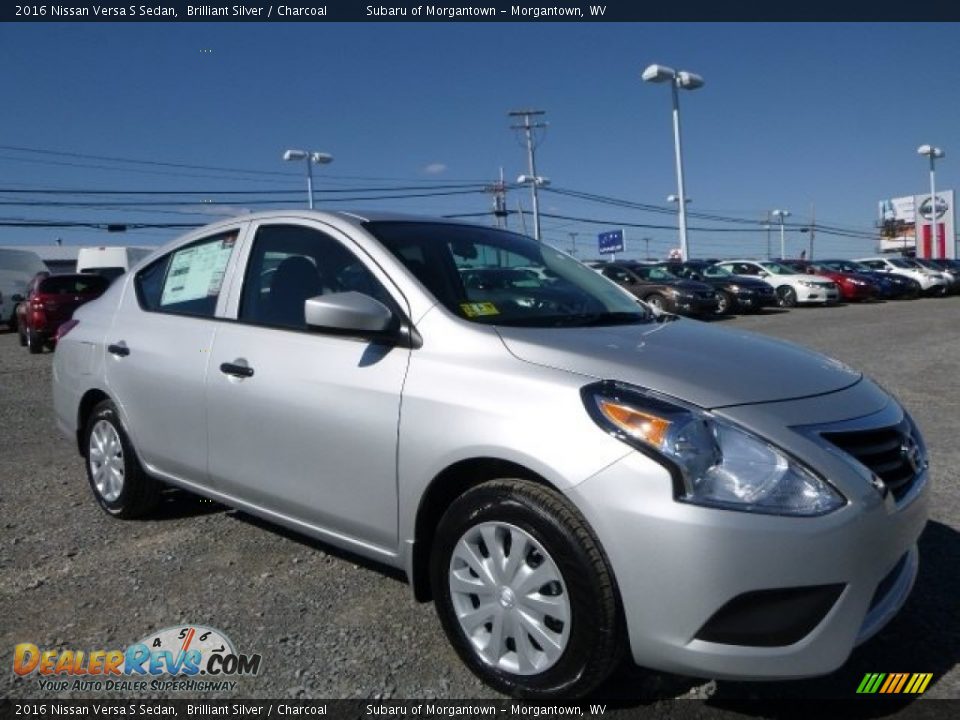 Front 3/4 View of 2016 Nissan Versa S Sedan Photo #1