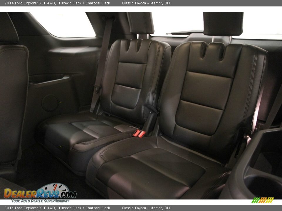 2014 Ford Explorer XLT 4WD Tuxedo Black / Charcoal Black Photo #18