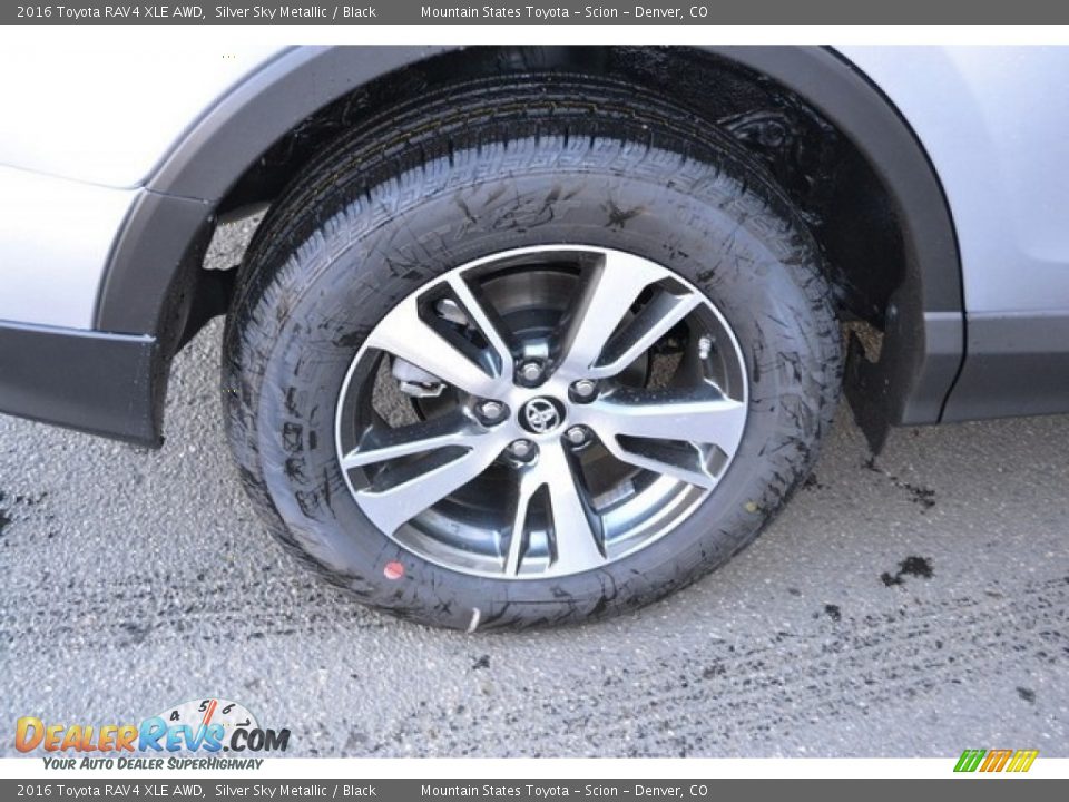 2016 Toyota RAV4 XLE AWD Silver Sky Metallic / Black Photo #9