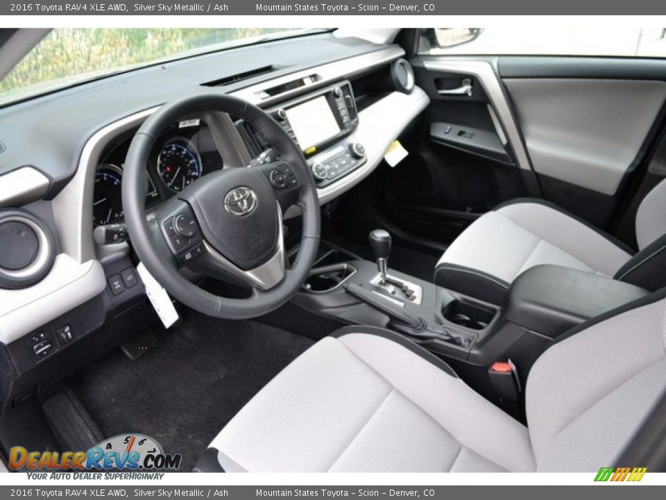 Ash Interior - 2016 Toyota RAV4 XLE AWD Photo #5