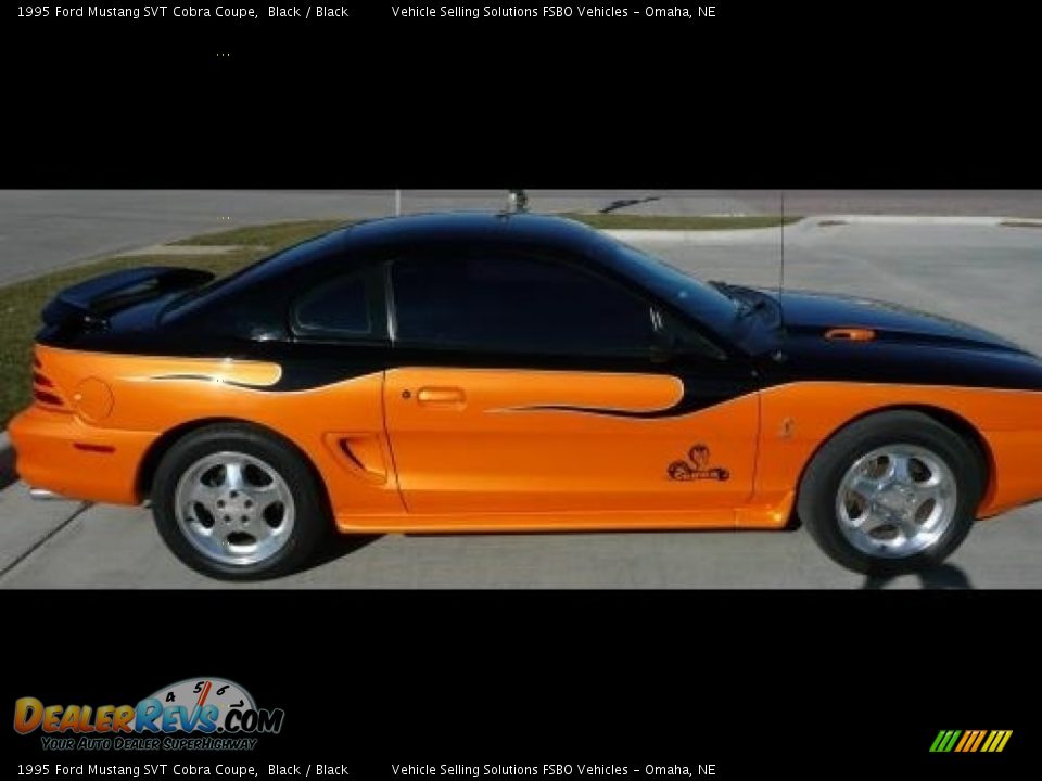 1995 Ford Mustang SVT Cobra Coupe Black / Black Photo #4