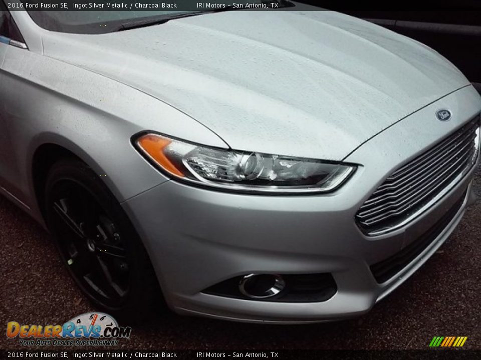 2016 Ford Fusion SE Ingot Silver Metallic / Charcoal Black Photo #23