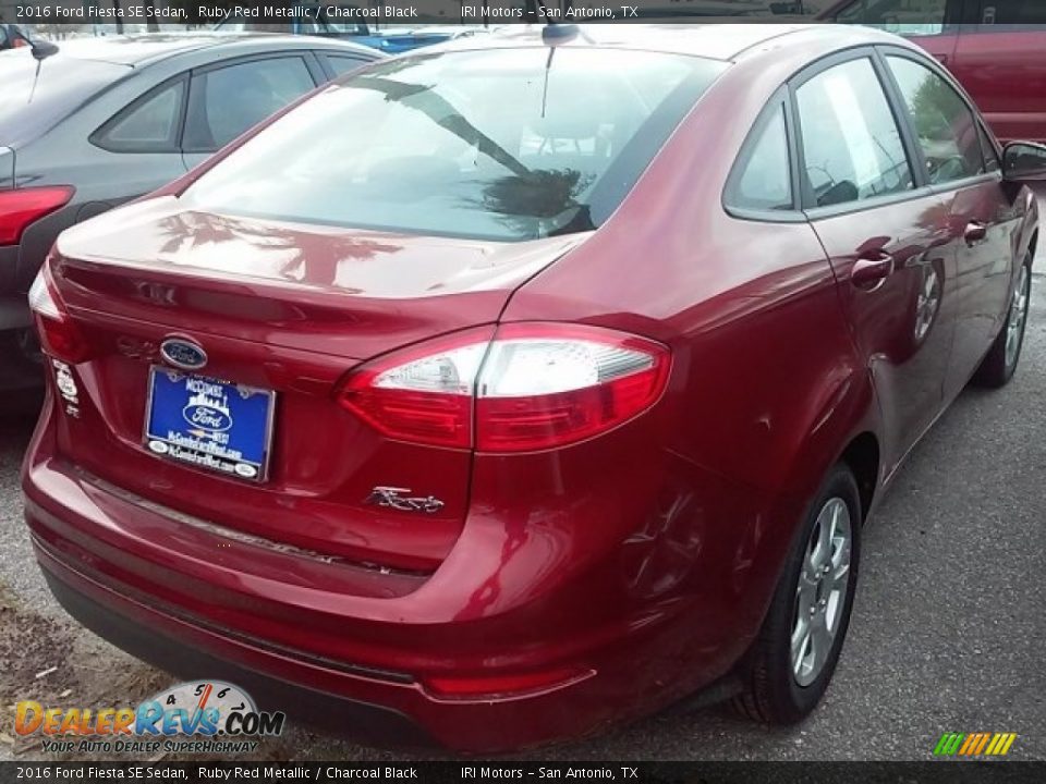 2016 Ford Fiesta SE Sedan Ruby Red Metallic / Charcoal Black Photo #22