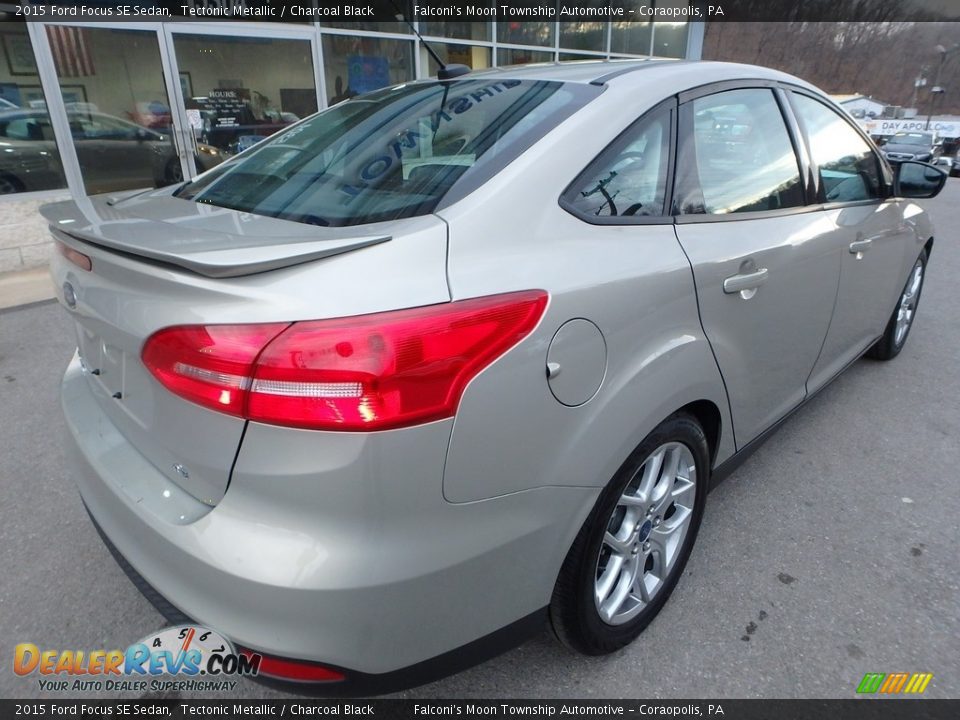 2015 Ford Focus SE Sedan Tectonic Metallic / Charcoal Black Photo #5