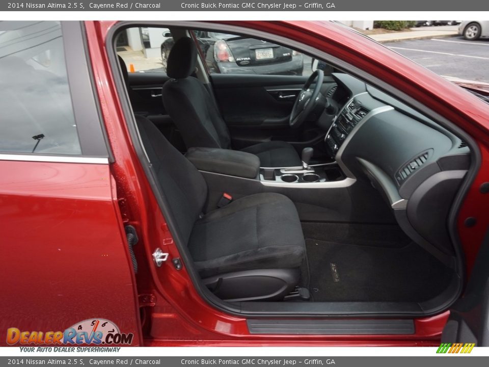 2014 Nissan Altima 2.5 S Cayenne Red / Charcoal Photo #17