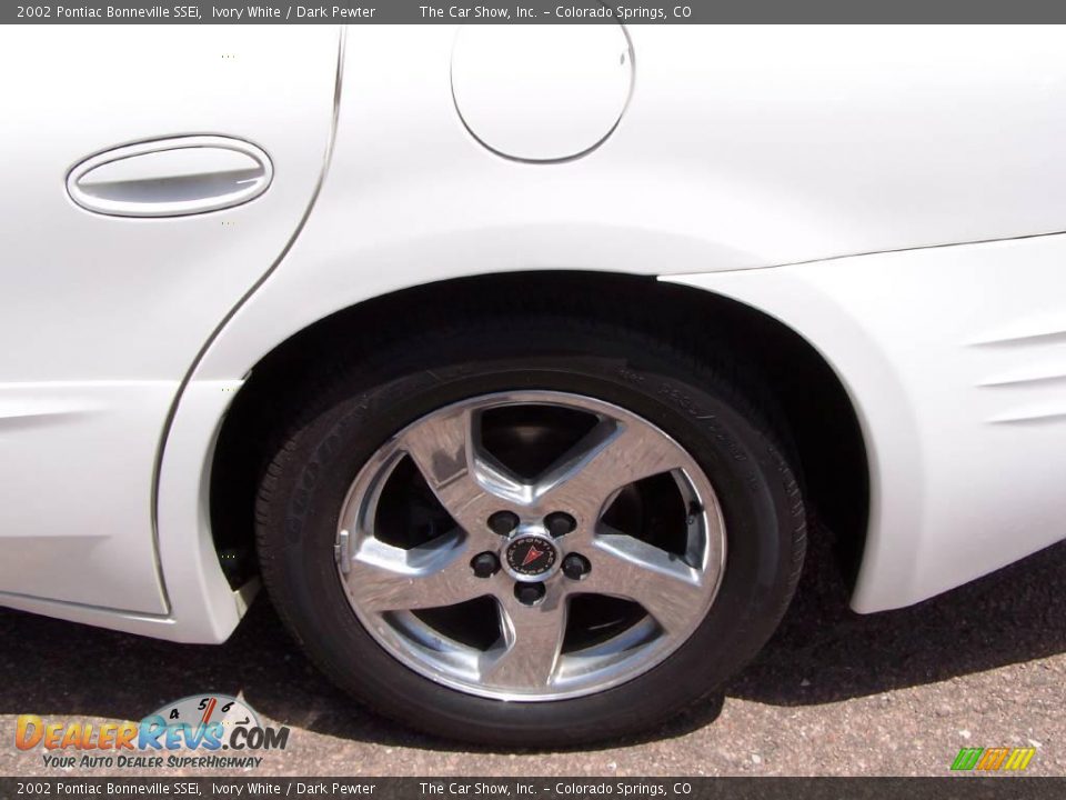 2002 Pontiac Bonneville SSEi Ivory White / Dark Pewter Photo #14