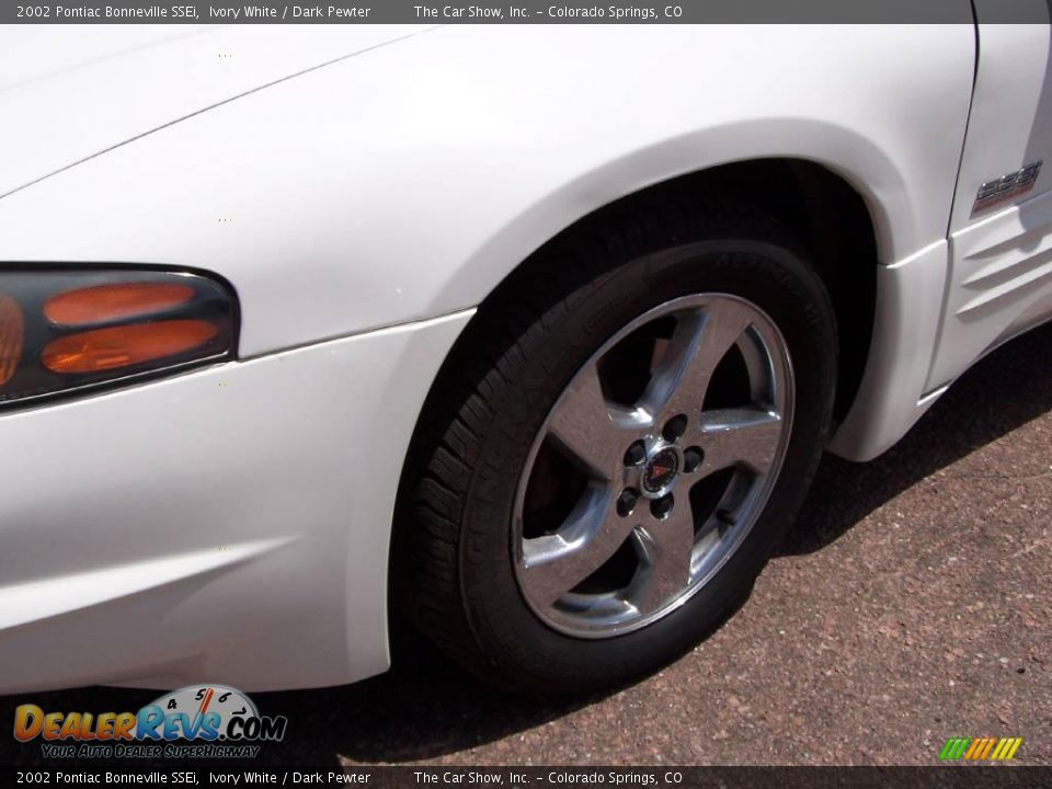 2002 Pontiac Bonneville SSEi Ivory White / Dark Pewter Photo #15