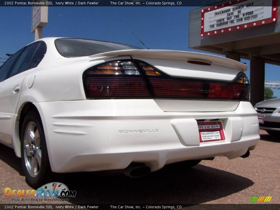 2002 Pontiac Bonneville SSEi Ivory White / Dark Pewter Photo #20