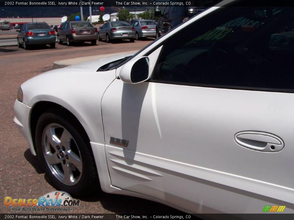 2002 Pontiac Bonneville SSEi Ivory White / Dark Pewter Photo #21