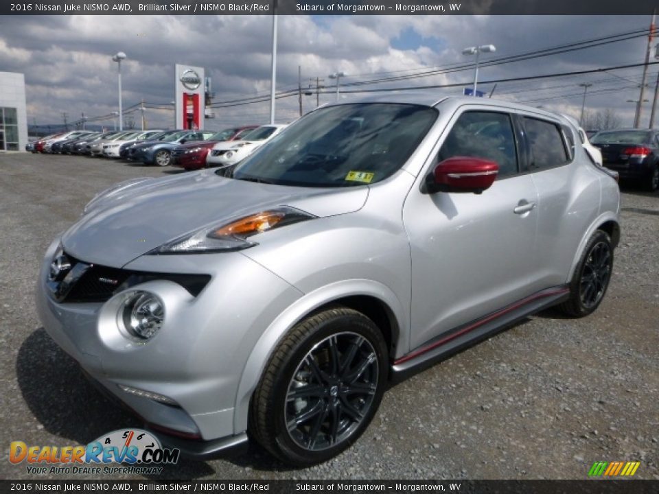 Front 3/4 View of 2016 Nissan Juke NISMO AWD Photo #11