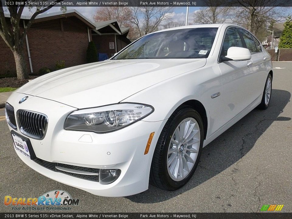 2013 BMW 5 Series 535i xDrive Sedan Alpine White / Venetian Beige Photo #1