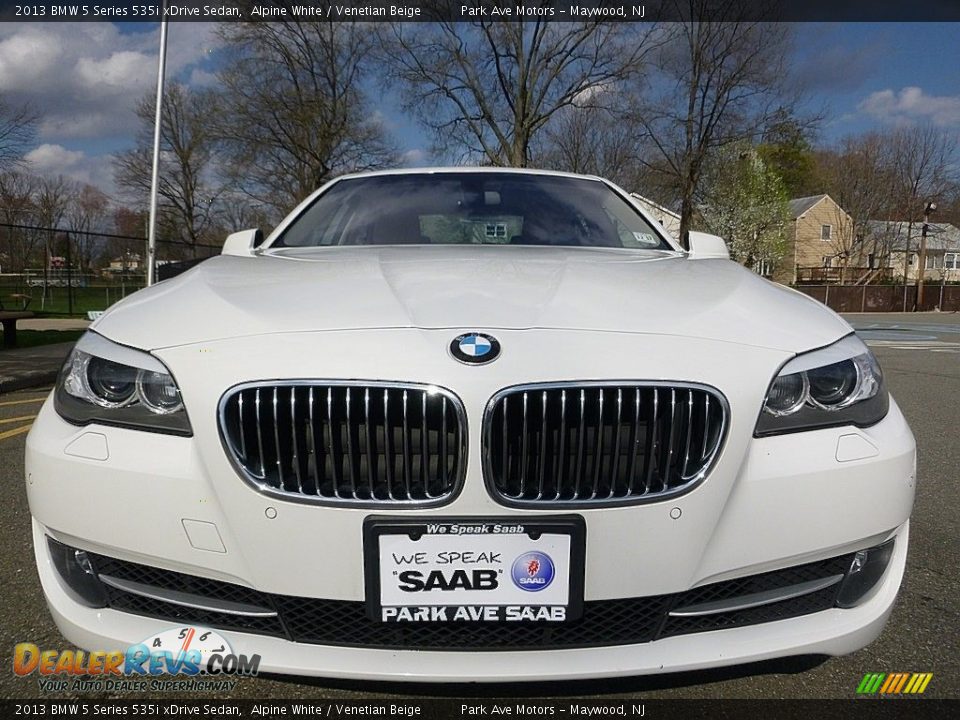 2013 BMW 5 Series 535i xDrive Sedan Alpine White / Venetian Beige Photo #8