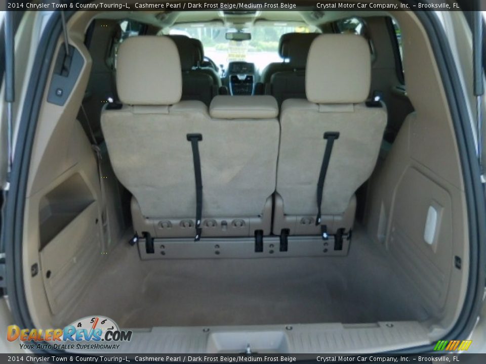 2014 Chrysler Town & Country Touring-L Cashmere Pearl / Dark Frost Beige/Medium Frost Beige Photo #9