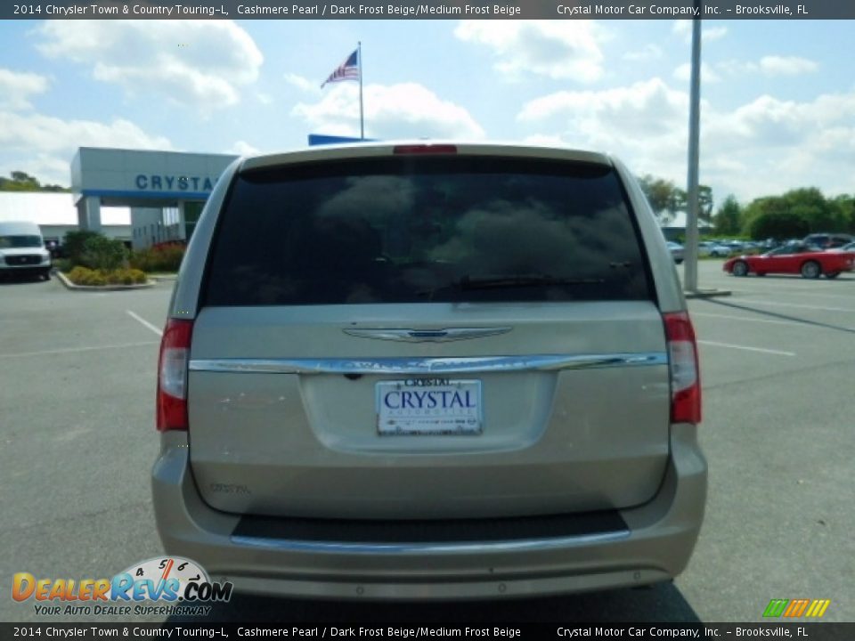 2014 Chrysler Town & Country Touring-L Cashmere Pearl / Dark Frost Beige/Medium Frost Beige Photo #10