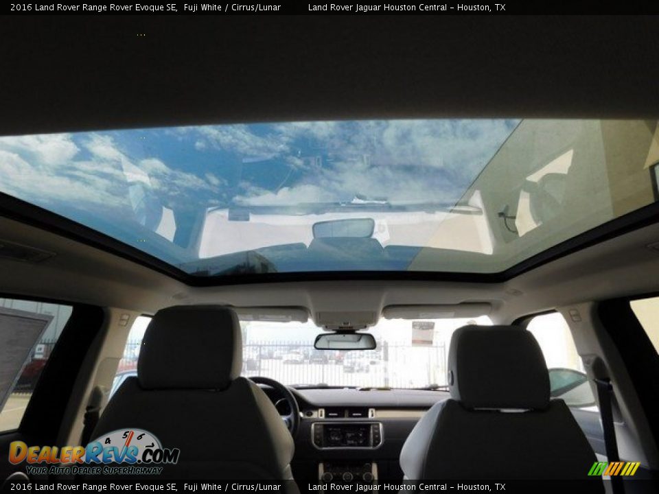 2016 Land Rover Range Rover Evoque SE Fuji White / Cirrus/Lunar Photo #17