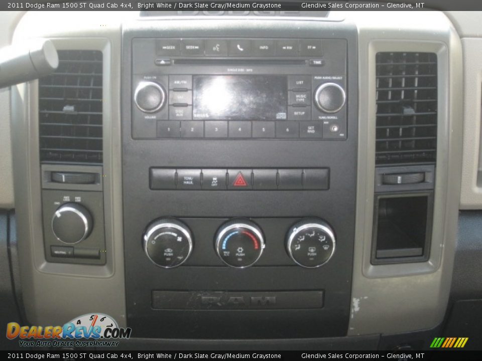 2011 Dodge Ram 1500 ST Quad Cab 4x4 Bright White / Dark Slate Gray/Medium Graystone Photo #21