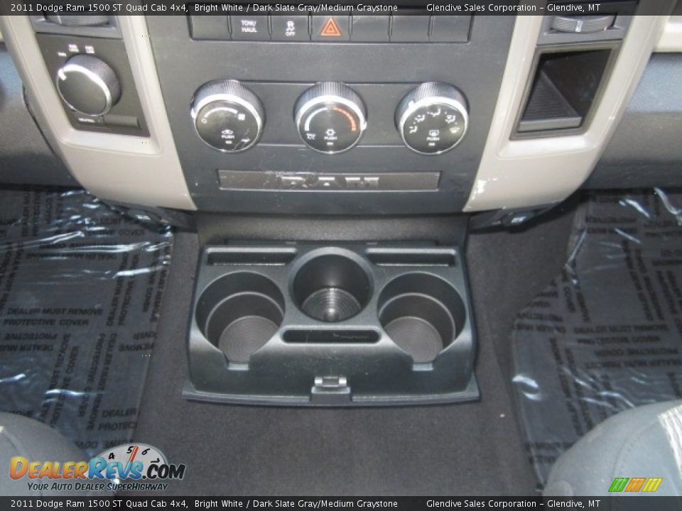 2011 Dodge Ram 1500 ST Quad Cab 4x4 Bright White / Dark Slate Gray/Medium Graystone Photo #22