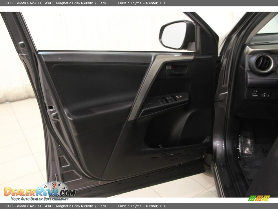 2013 Toyota RAV4 XLE AWD Magnetic Gray Metallic / Black Photo #4