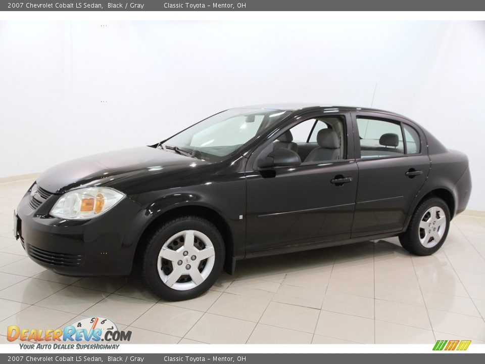 2007 Chevrolet Cobalt LS Sedan Black / Gray Photo #3