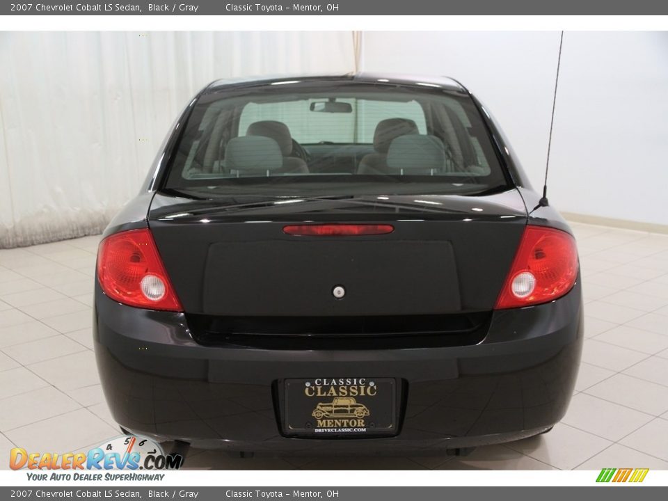 2007 Chevrolet Cobalt LS Sedan Black / Gray Photo #13
