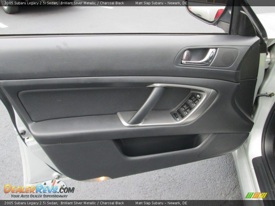 2005 Subaru Legacy 2.5i Sedan Brilliant Silver Metallic / Charcoal Black Photo #13