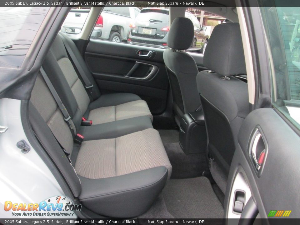 2005 Subaru Legacy 2.5i Sedan Brilliant Silver Metallic / Charcoal Black Photo #18