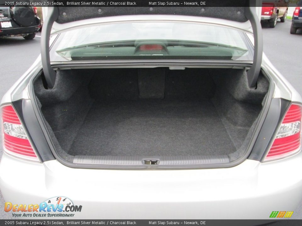 2005 Subaru Legacy 2.5i Sedan Brilliant Silver Metallic / Charcoal Black Photo #19