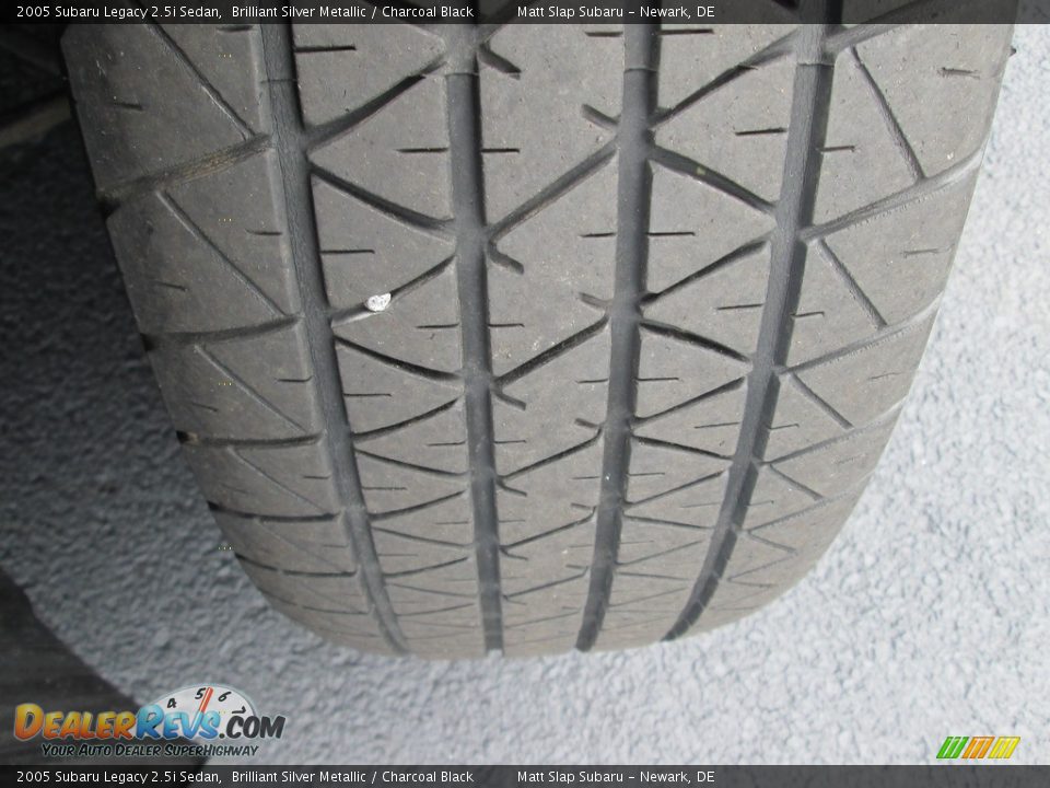 2005 Subaru Legacy 2.5i Sedan Brilliant Silver Metallic / Charcoal Black Photo #22