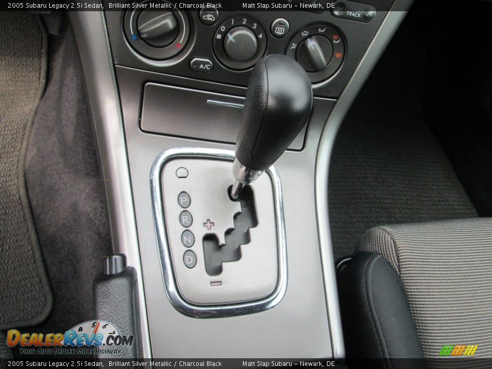 2005 Subaru Legacy 2.5i Sedan Brilliant Silver Metallic / Charcoal Black Photo #25