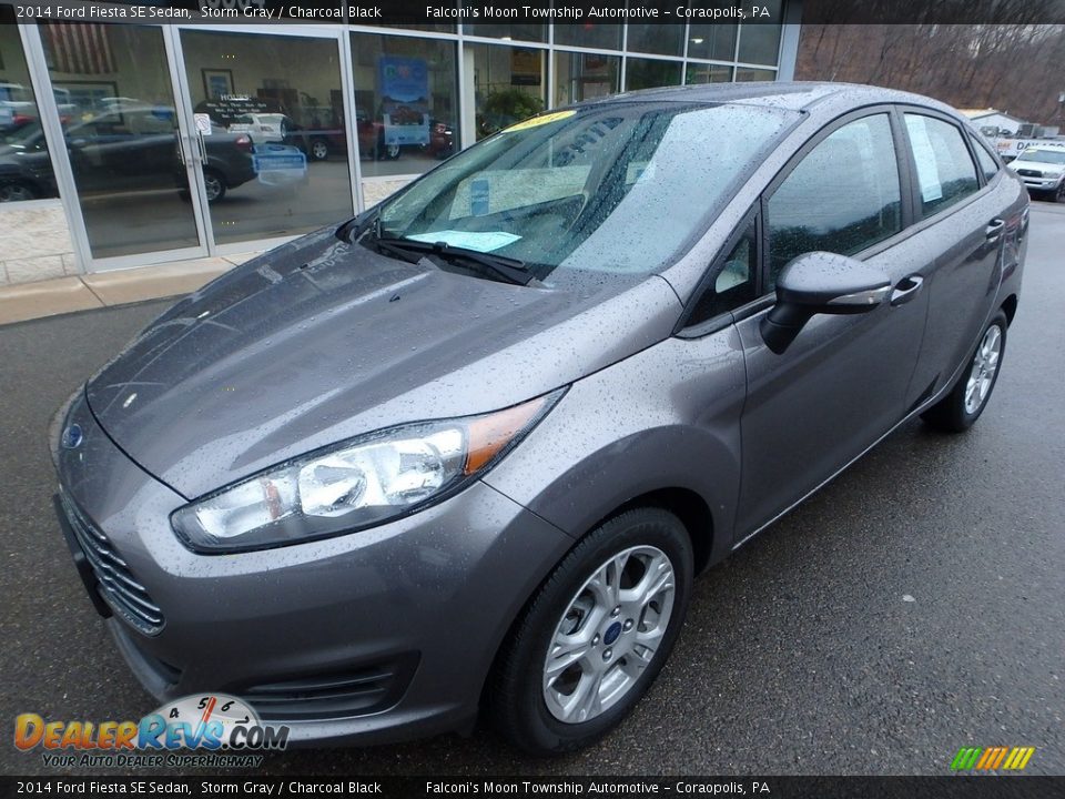 Front 3/4 View of 2014 Ford Fiesta SE Sedan Photo #9