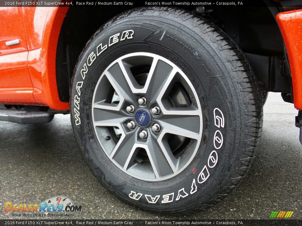 2016 Ford F150 XLT SuperCrew 4x4 Race Red / Medium Earth Gray Photo #5