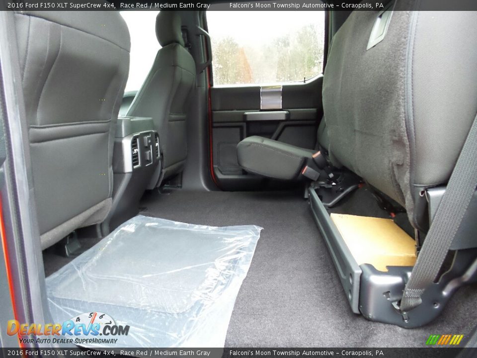 2016 Ford F150 XLT SuperCrew 4x4 Race Red / Medium Earth Gray Photo #11