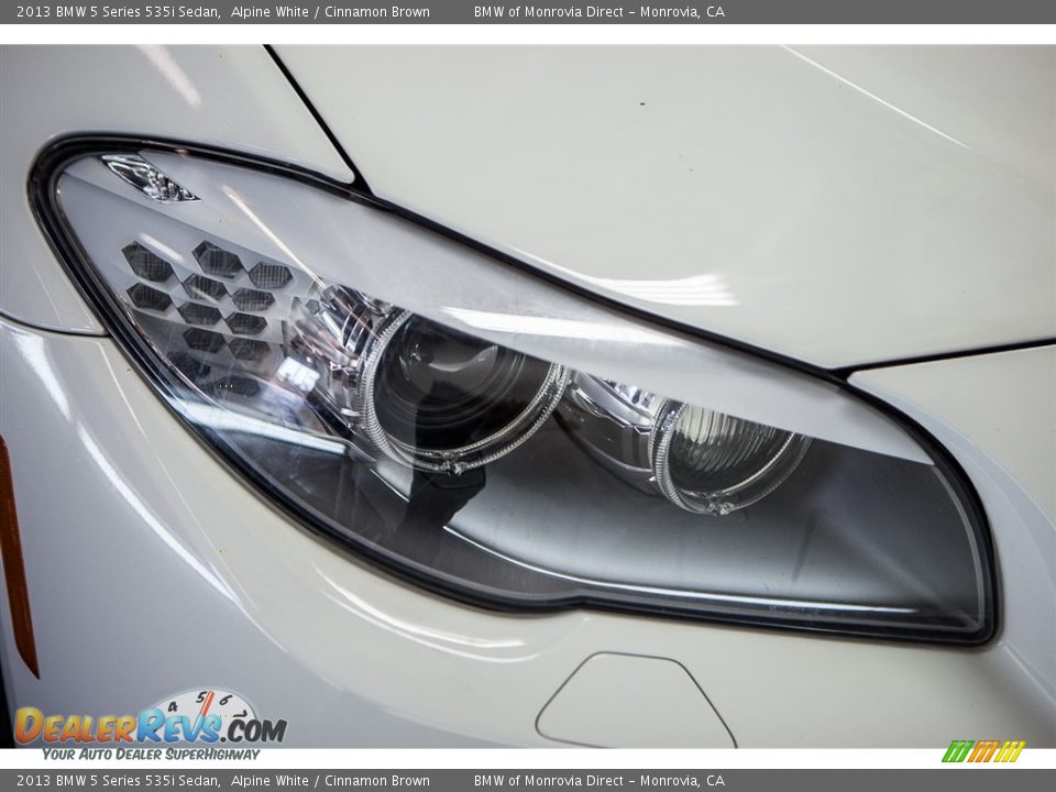 2013 BMW 5 Series 535i Sedan Alpine White / Cinnamon Brown Photo #25