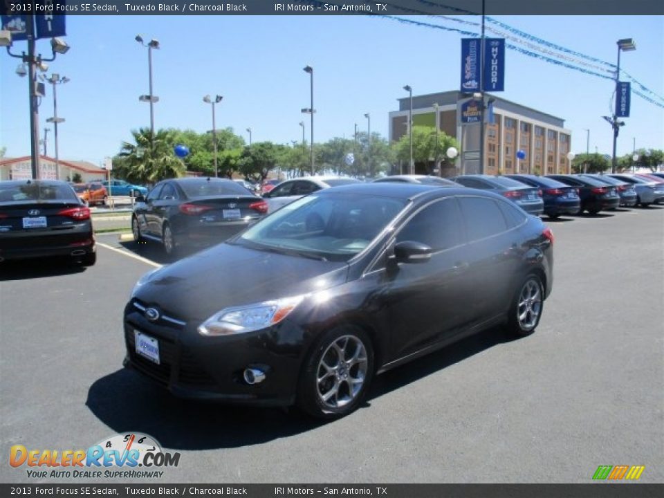 2013 Ford Focus SE Sedan Tuxedo Black / Charcoal Black Photo #3