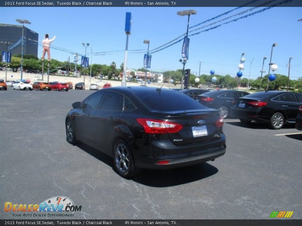 2013 Ford Focus SE Sedan Tuxedo Black / Charcoal Black Photo #5