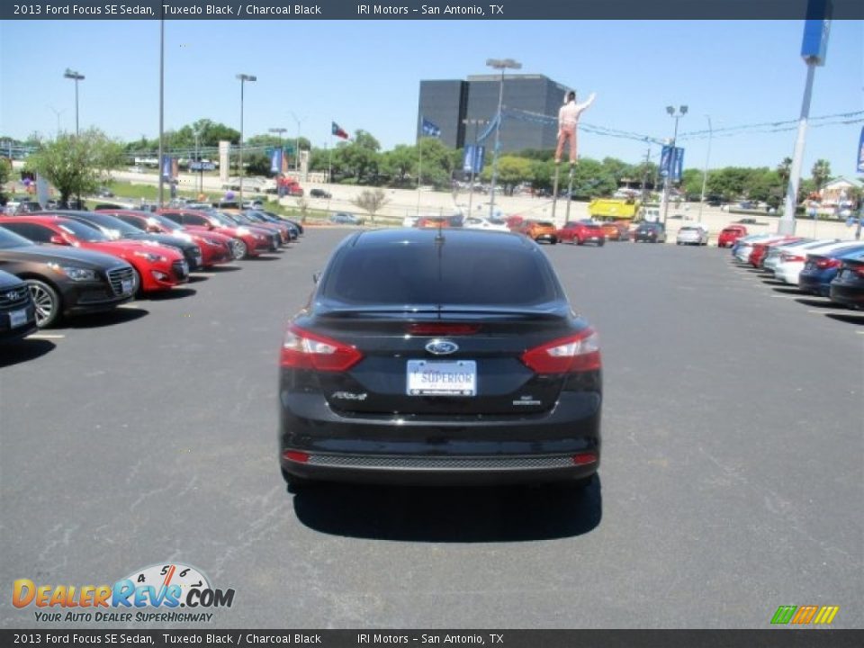 2013 Ford Focus SE Sedan Tuxedo Black / Charcoal Black Photo #6