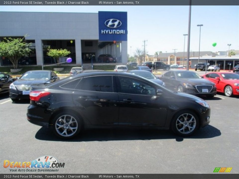 2013 Ford Focus SE Sedan Tuxedo Black / Charcoal Black Photo #8